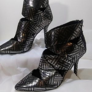 Qupid black and silver high heels